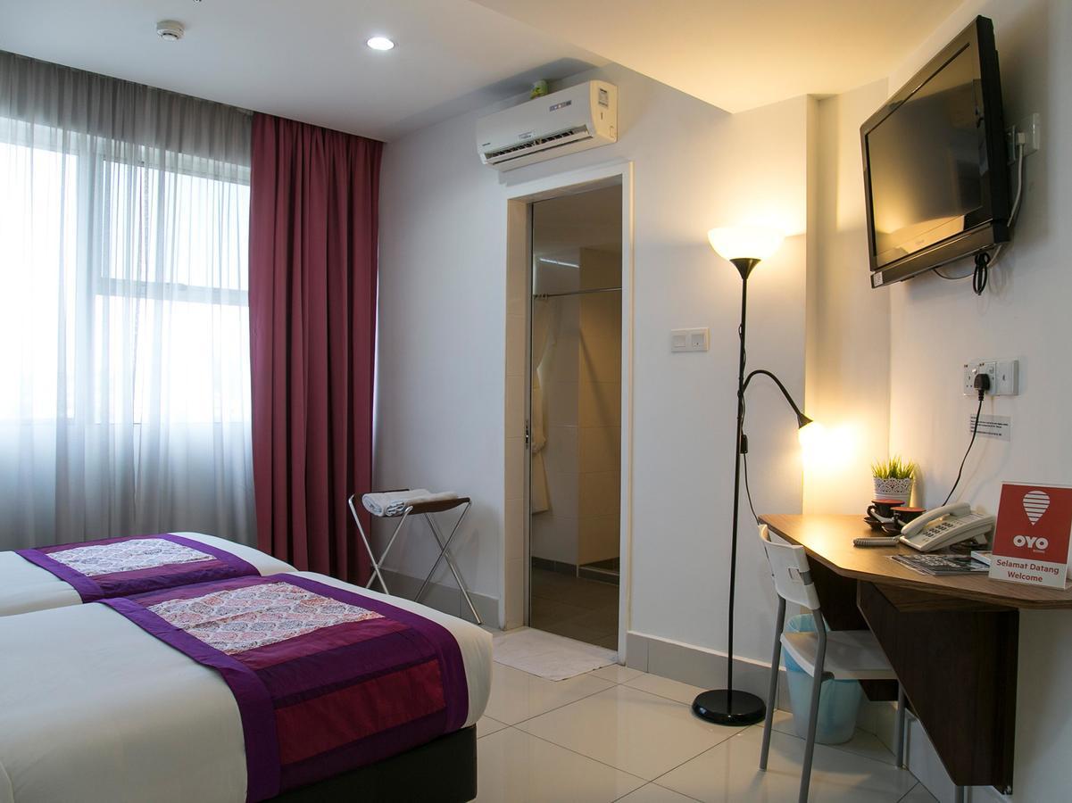 Oyo 180 V Hotel クアラルンプール エクステリア 写真