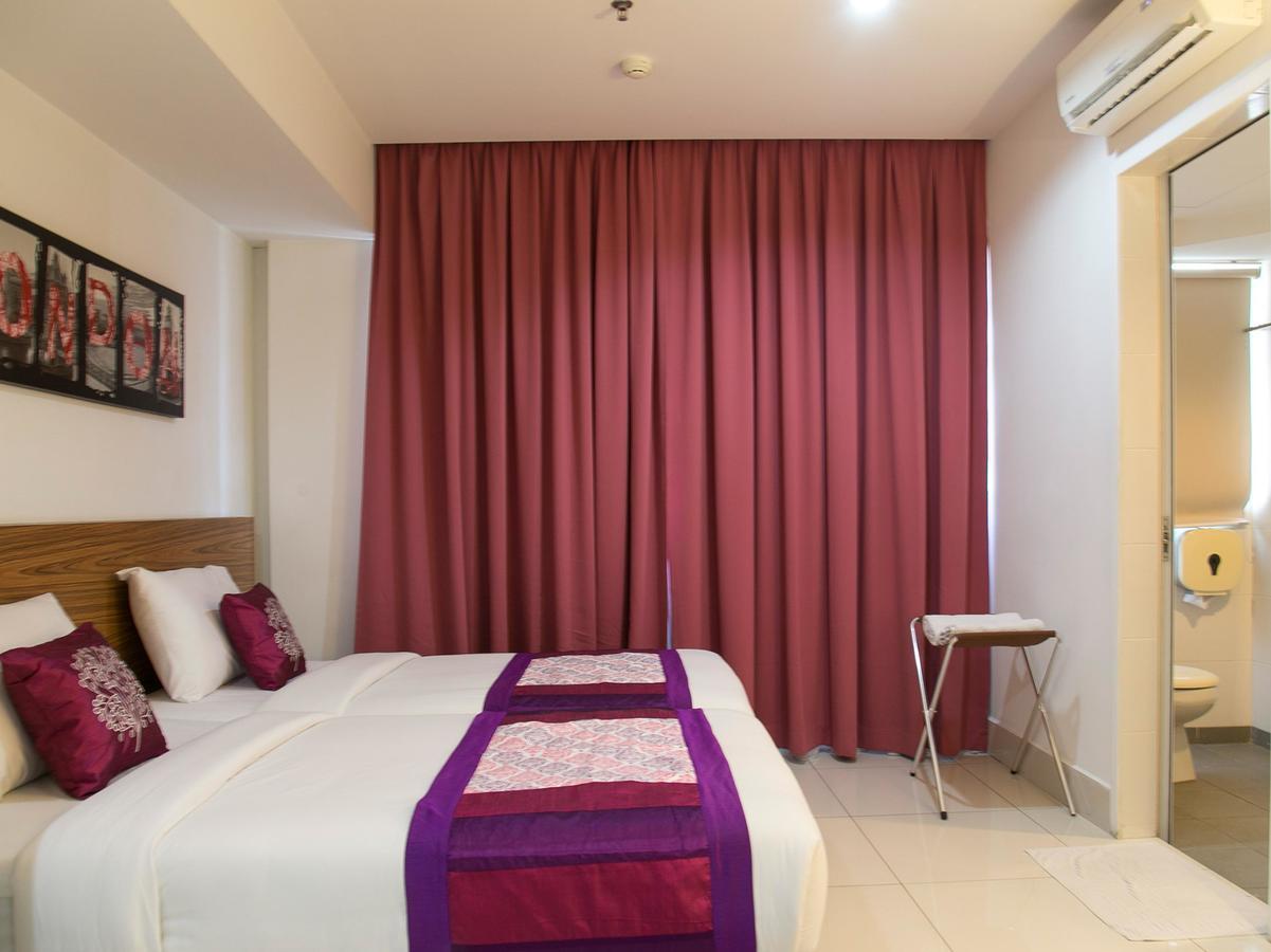 Oyo 180 V Hotel クアラルンプール エクステリア 写真