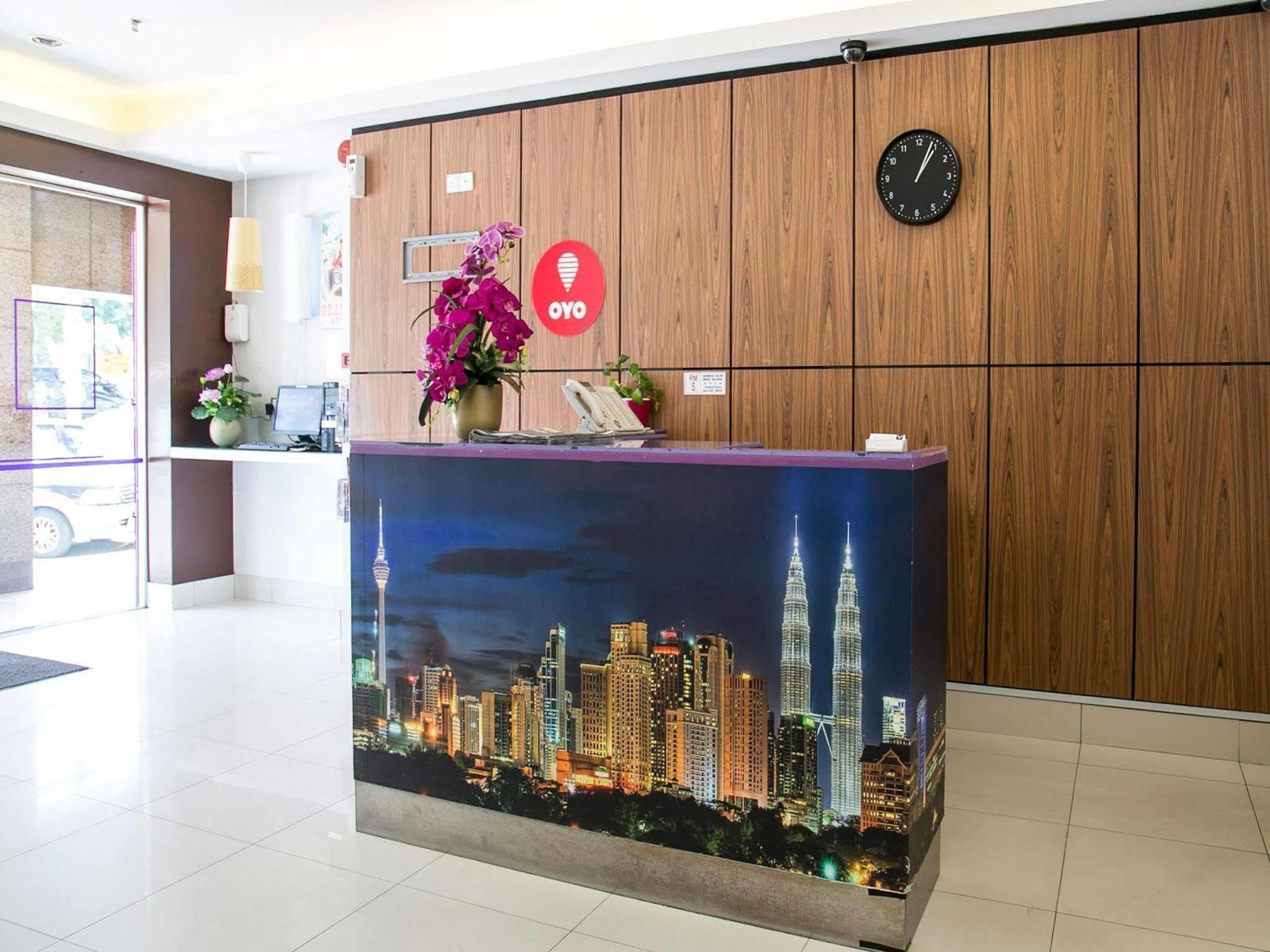 Oyo 180 V Hotel クアラルンプール エクステリア 写真